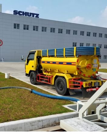 Jasa sedot limbah industri dan WC pabrik PT Schutz kawasan industri Karawang